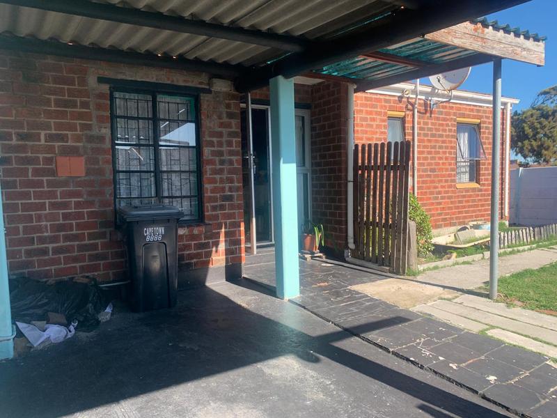 3 Bedroom Property for Sale in Lentegeur Western Cape